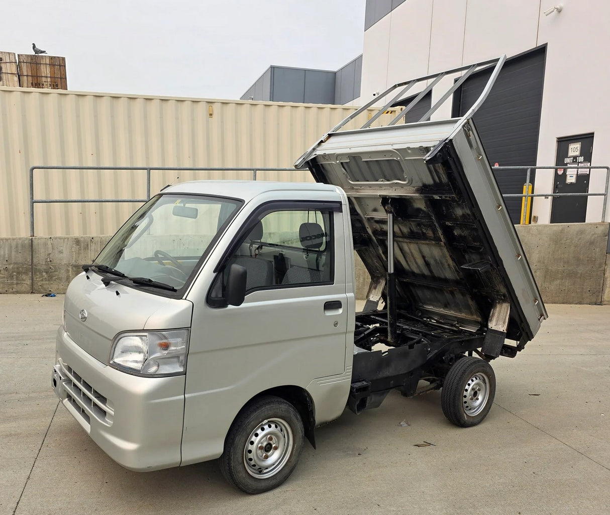 2007 DAIHATSU HIJET 4WD 5 Speed Low Kms DUMP BED Kei Truck