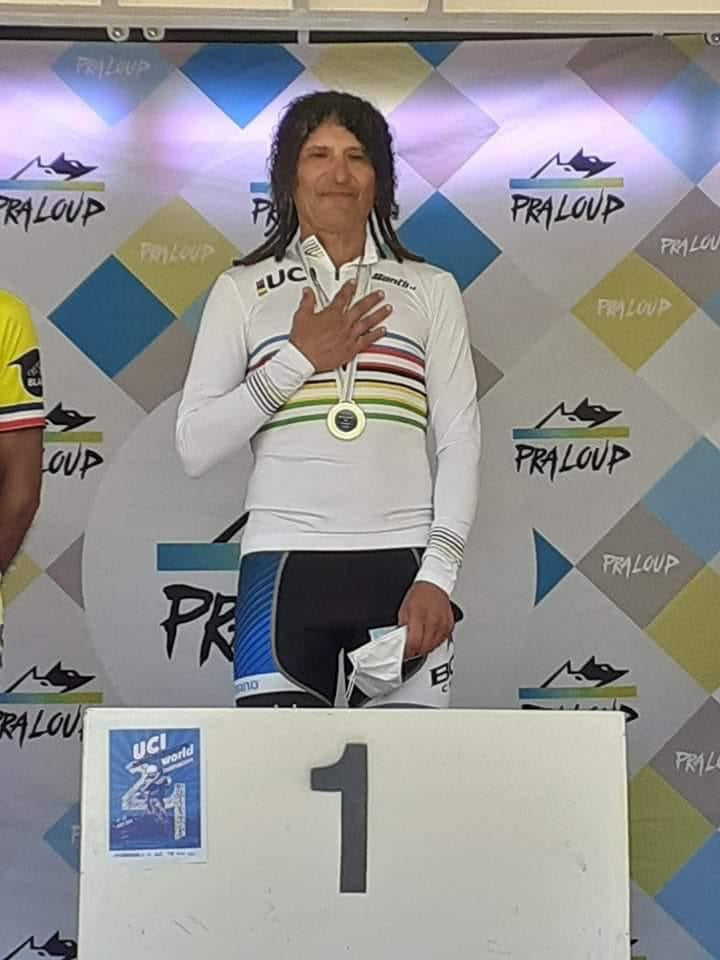 WREN World Champion, Tinker Juarez Signature Carbon Bottle Cage