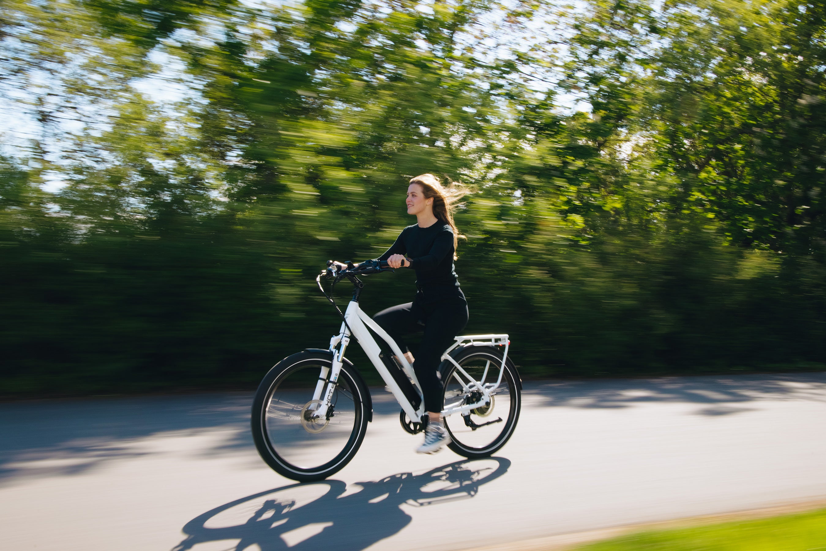 Surface 604 Rook Low-Step Commuter eBike – eBikesCalgary